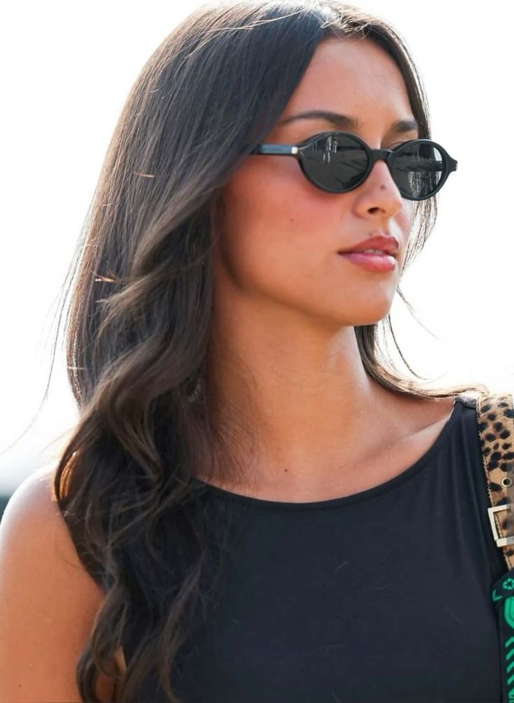Gafas Femeninas — Estilo miu miu con un detalle dorado 👑