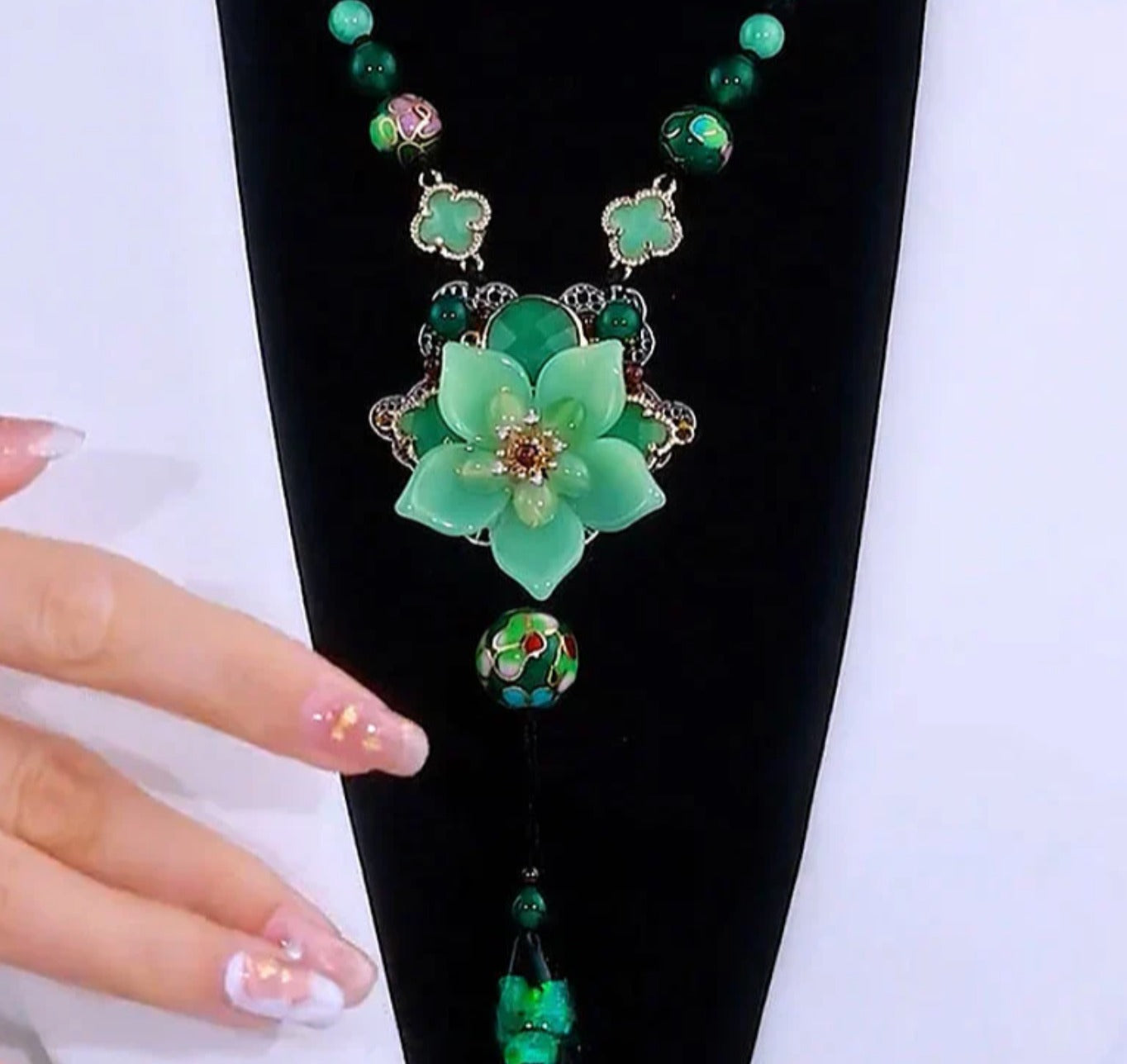 COLLAR FLOR DE LOTO