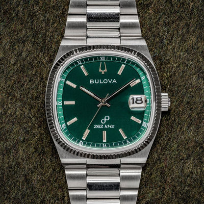 Bulova Super Seville™ - un reloj elegante y sofisticado para destacar en cualquier ocasión.