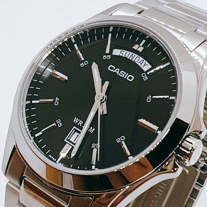 RELOJ CASIO 1370D - Elegancia en un solo accesorio